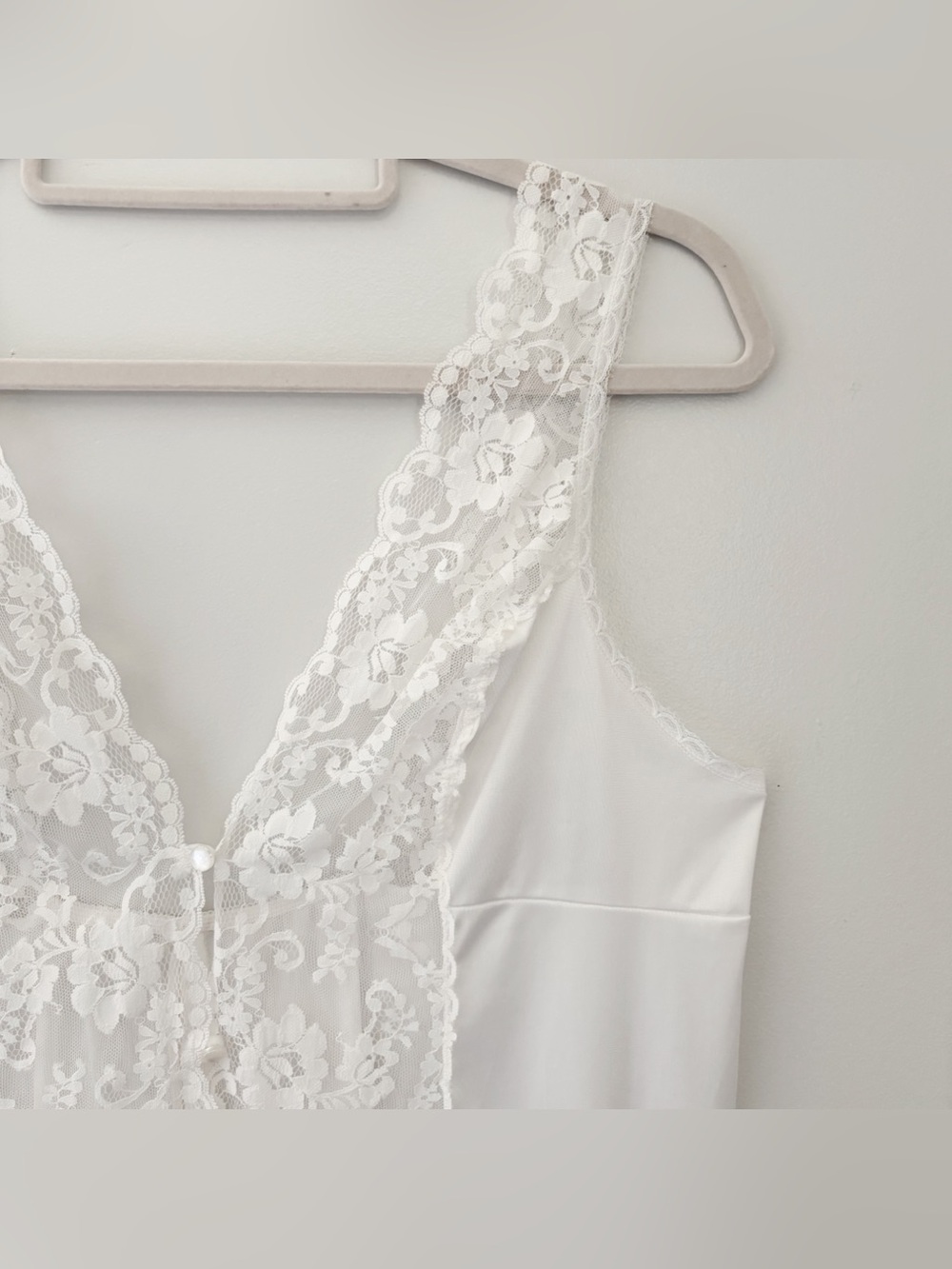 VTG Lace Button Tank Top - Picture 5 of 11